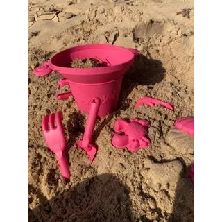 Scrunch Sand Moulds - Strawberry Red (Footprints Set)