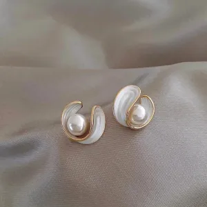 White and Gold Luxury Earrings