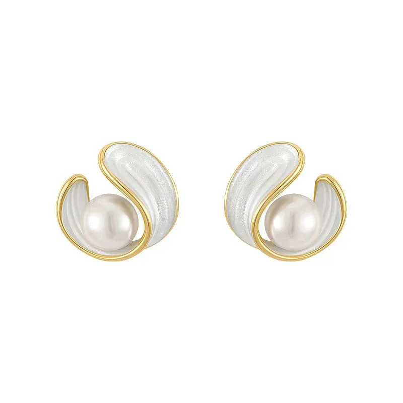 White and Gold Luxury Earrings
